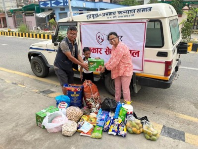 ठोरीको बृद्धा आश्रममा उपकार सेवा नेपालले गरे खाद्यान्न सहयोग